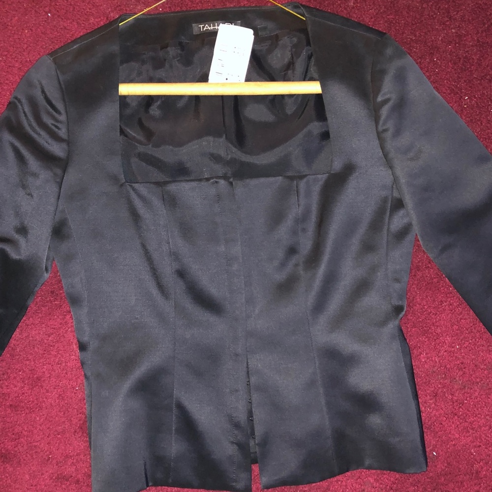 TAHARI Top